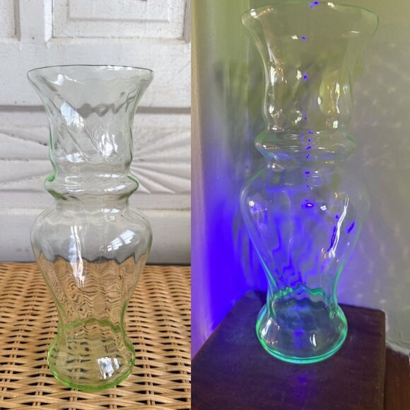 Vintage 30's Optic Ribbed Green Glass Uranium Vase 9" - Picture 1 of 16